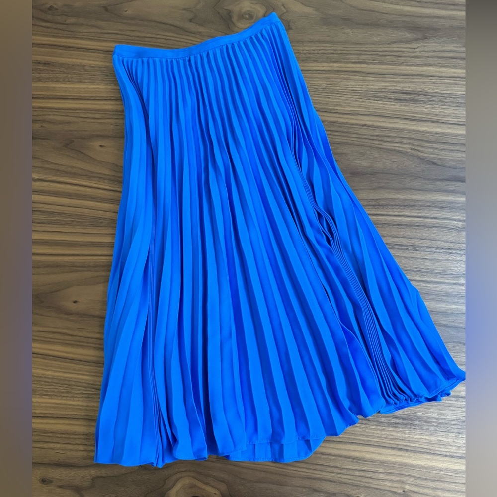 Banana Republic Pleated Midi Skirt in Brilliant Blue